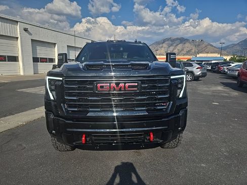 Used 2024 GMC Sierra 2500 AT4 w/ AT4 Preferred Package image 2