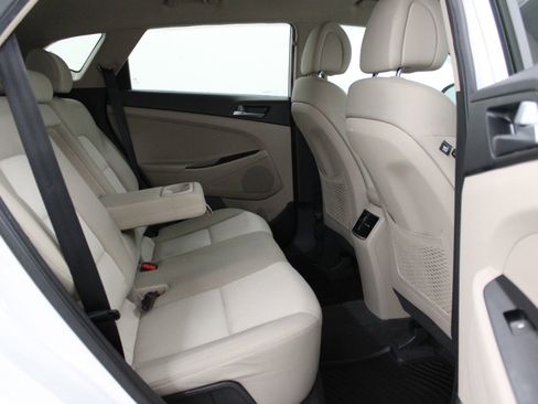 Used 2017 Hyundai Tucson Sport image 11