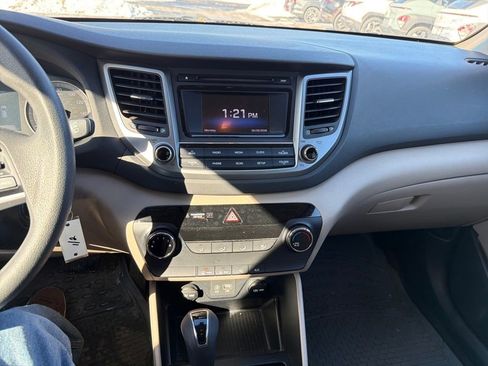 Used 2018 Hyundai Tucson SE w/ Cargo Package image 17