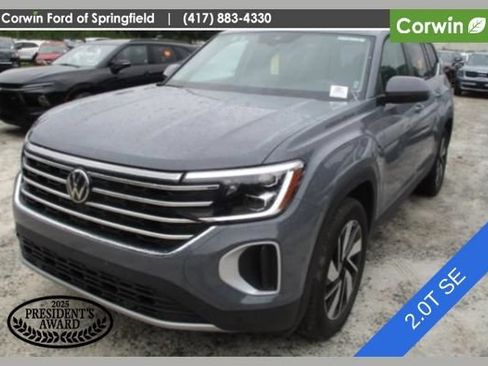 Used 2025 Volkswagen Atlas SE AWD/4WD image 1