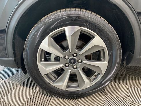 Used 2025 Ford Escape Platinum image 9