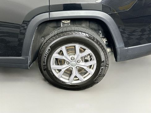 Used 2022 Jeep Grand Cherokee L Limited AWD/4WD image 11