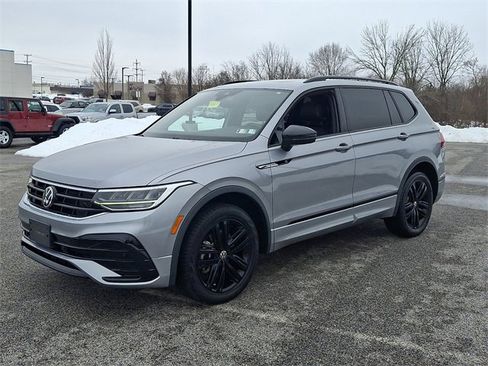 Used 2022 Volkswagen Tiguan SE R-Line image 6
