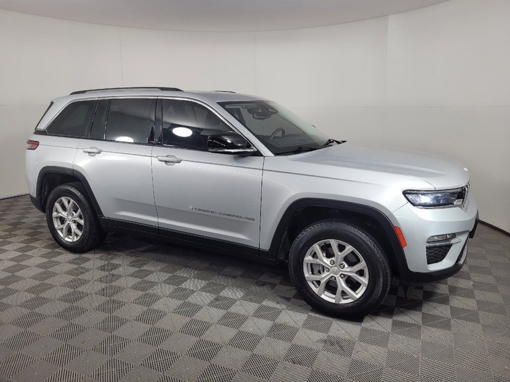 Used 2023 Jeep Grand Cherokee Limited AWD/4WD image 11