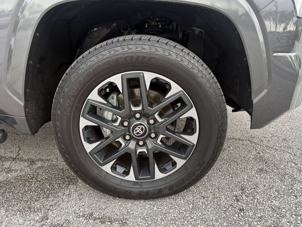 Used 2026 Toyota Tundra Limited AWD/4WD image 10