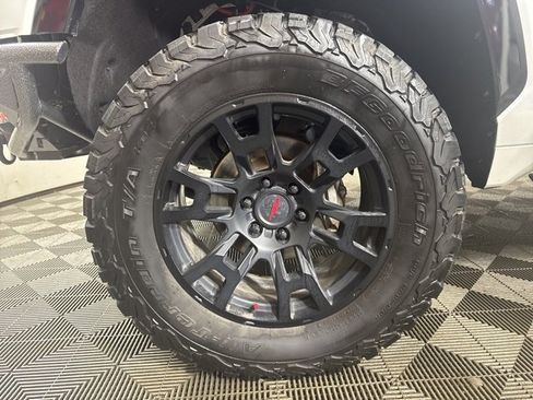 Used 2023 Toyota Tundra Platinum image 10