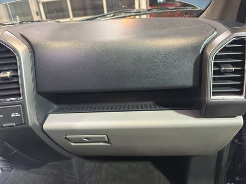 Used 2017 Ford F150 XLT w/ Equipment Group 302A Luxury image 20