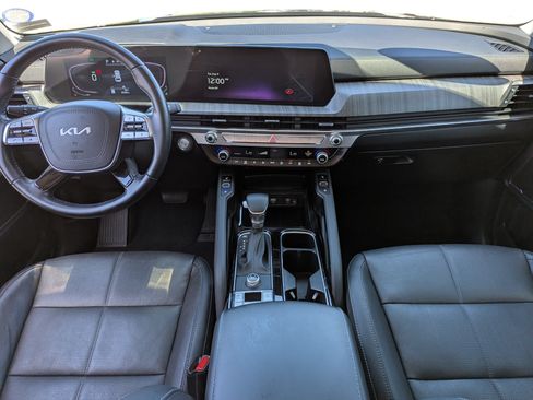 Used 2024 Kia Telluride EX w/ EX Captain's Chair Package FWD image 18