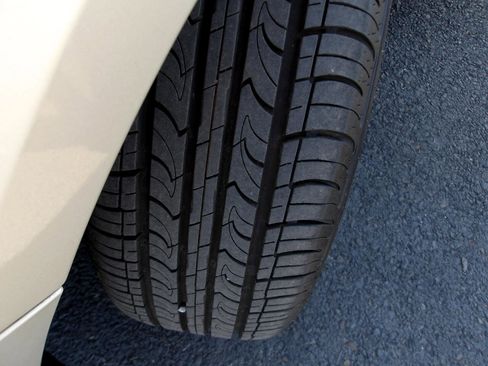 Used 2015 Chevrolet Cruze LT image 21