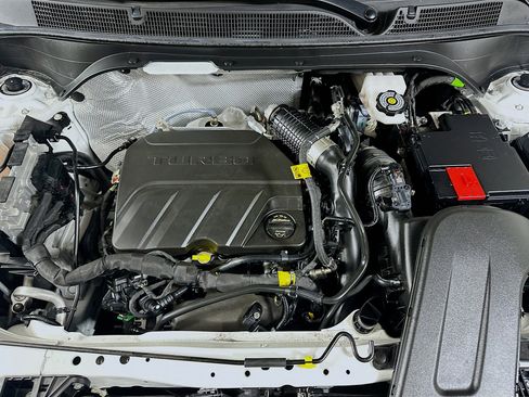 Used 2025 Buick Envista Sport Touring image 30