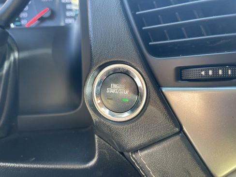 Used 2018 Chevrolet Suburban LT image 20