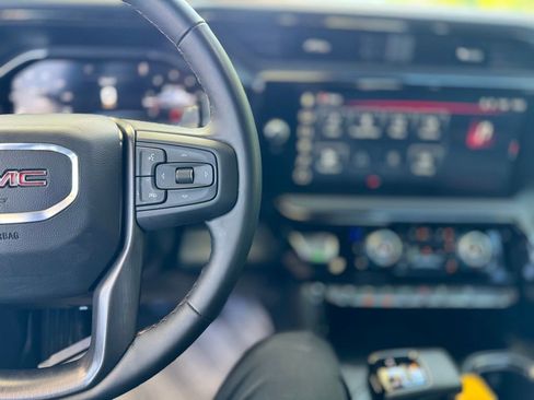 Used 2025 GMC Sierra 1500 AT4 image 8