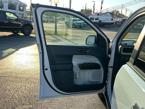 New 2025 Ford Maverick XLT w/ XLT Luxury Package image 16