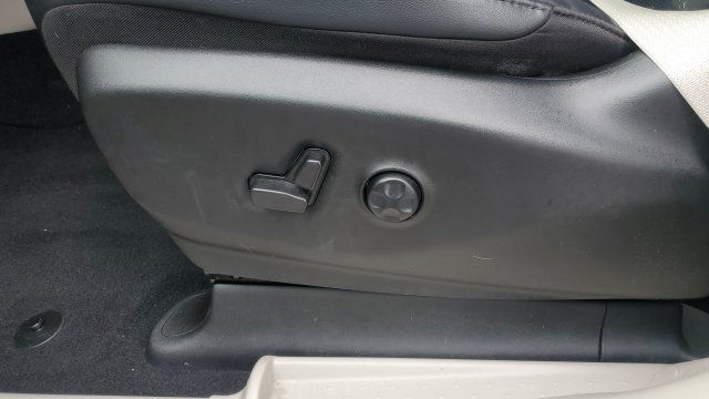 Used 2024 Chrysler Pacifica Touring-L FWD image 22