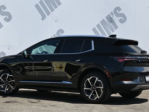 Used 2025 Chevrolet Equinox EV LT w/ LPO, Blackout Package FWD image 7