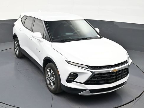 Used 2023 Chevrolet Blazer LT FWD image 18