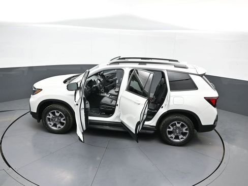 Certified 2023 Honda Passport TrailSport image 44