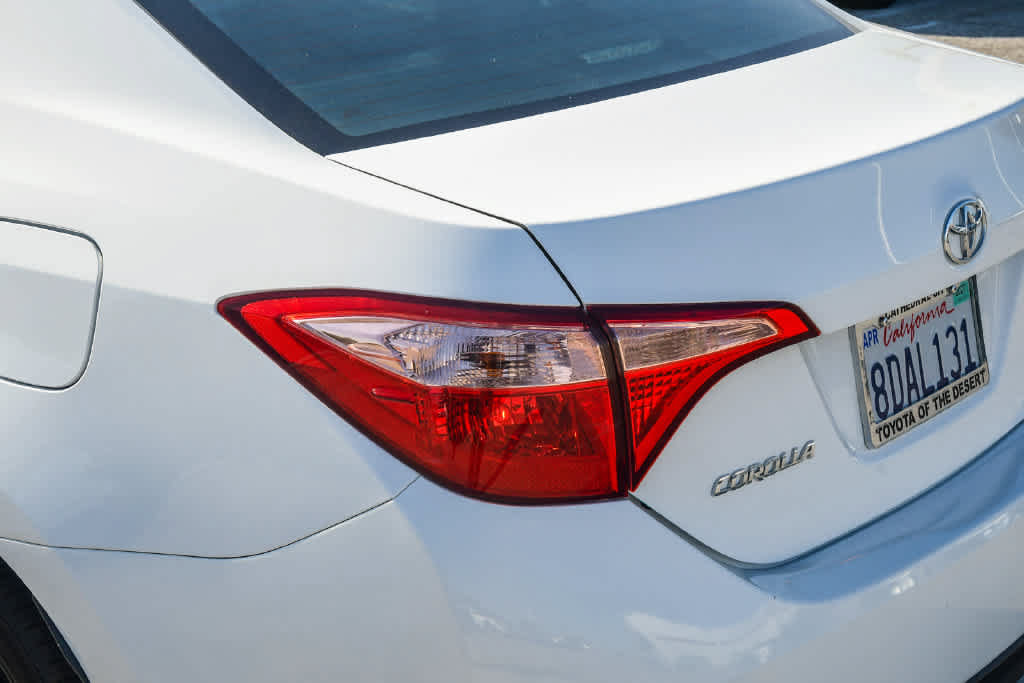 Used 2018 Toyota Corolla LE FWD image 6