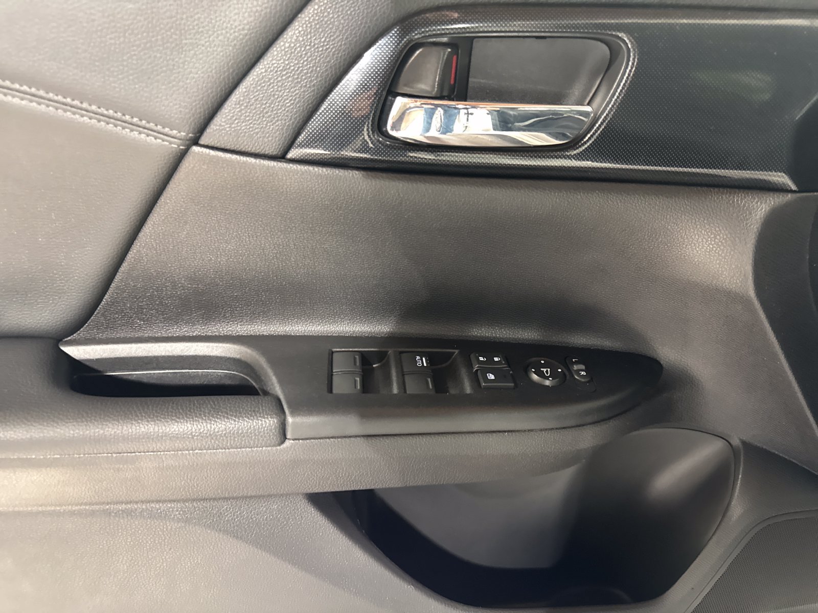 Used 2015 Honda Accord Sport image 16