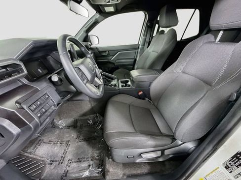 Certified 2025 Toyota 4Runner SR5 AWD/4WD image 21