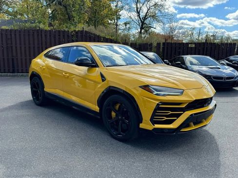Used 2019 Lamborghini Urus image 3