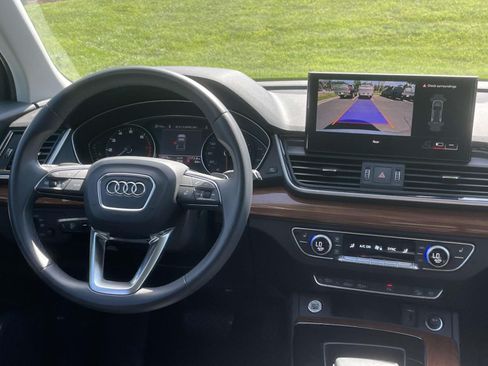Used 2023 Audi Q5 2.0T Premium w/ Convenience Package AWD/4WD image 13