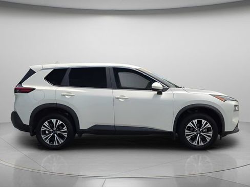 Used 2023 Nissan Rogue SV FWD image 9