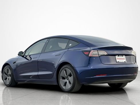 Used 2018 Tesla Model 3 Mid Range image 3