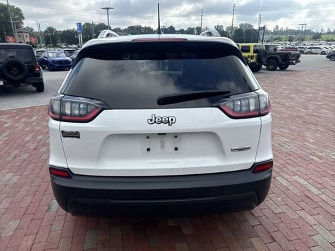 Used 2021 Jeep Cherokee Latitude FWD image 13