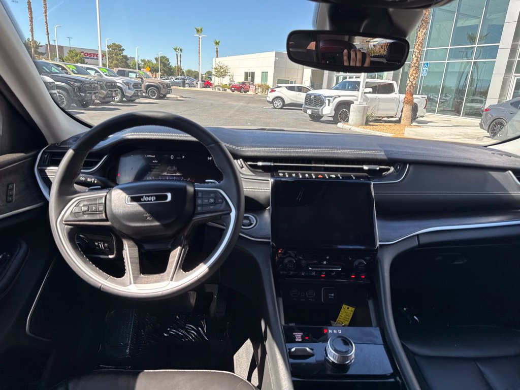 Used 2023 Jeep Grand Cherokee Limited AWD/4WD image 19