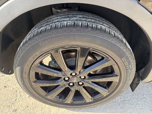 Used 2021 Lincoln Nautilus Reserve w/ Equipment Group 201A image 11