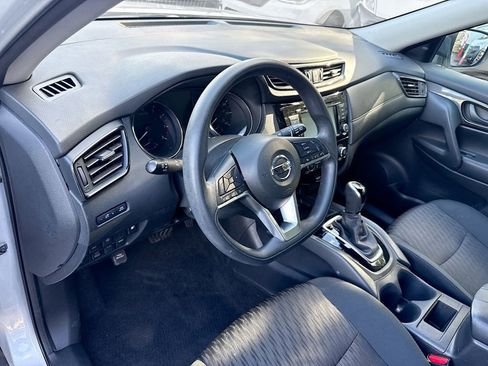 Used 2020 Nissan Rogue S image 9