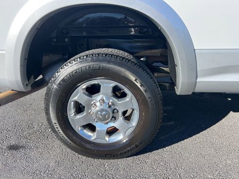 Used 2018 RAM 2500 Big Horn w/ Harvest Edition image 8