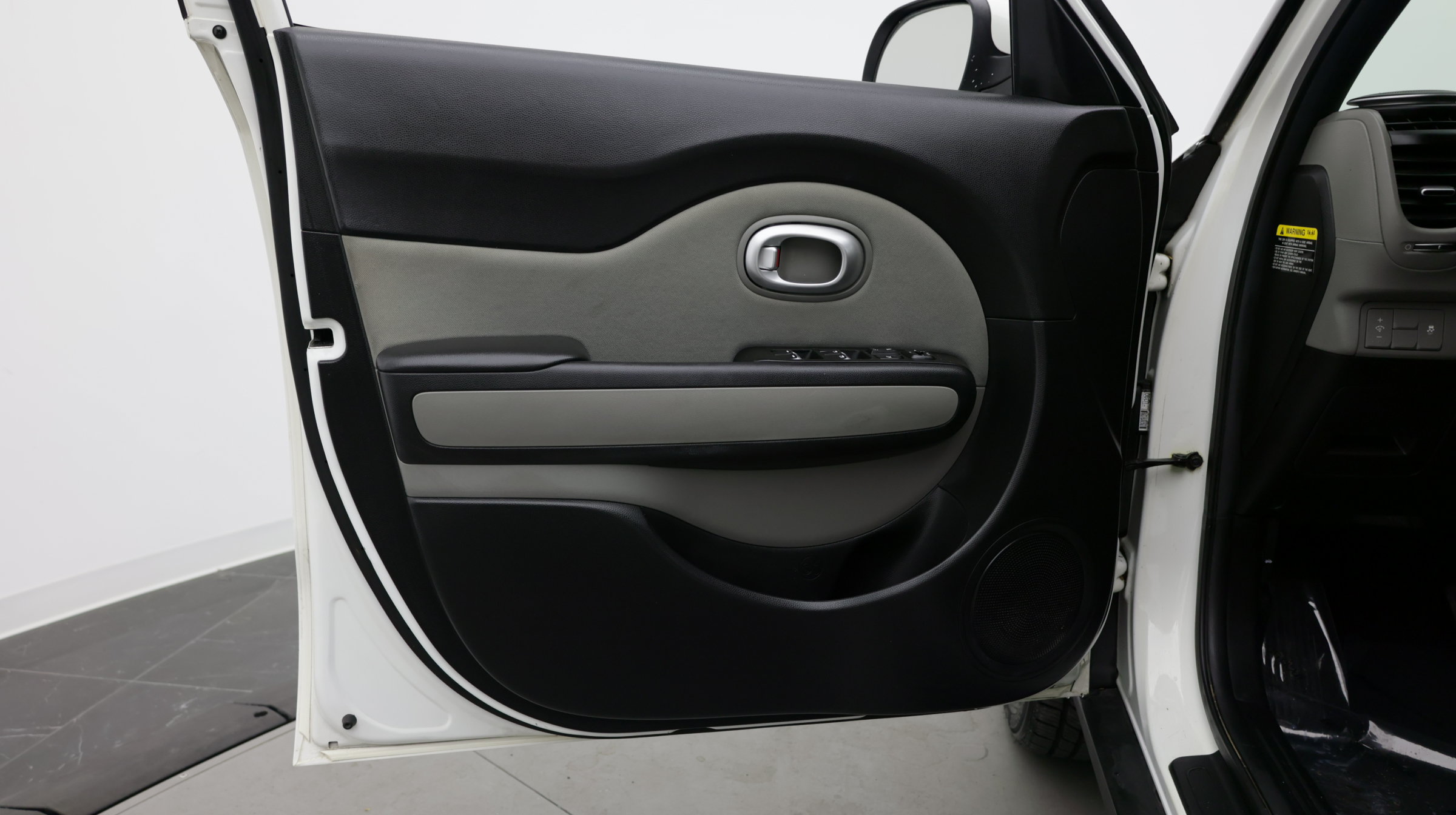 Used 2017 Kia Soul + FWD image 10