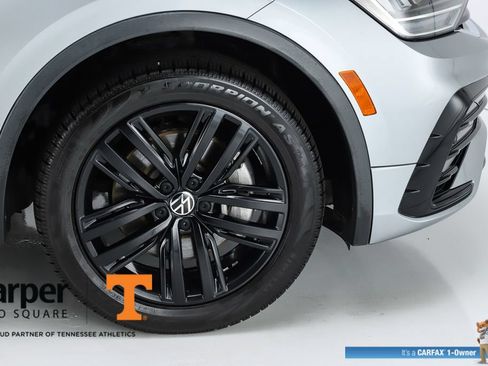 Used 2022 Volkswagen Tiguan SE R-Line FWD image 14