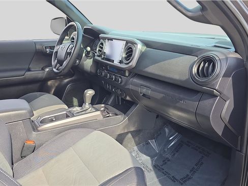 Used 2021 Toyota Tacoma TRD Off-Road AWD/4WD image 16