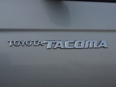 Used 2004 Toyota Tacoma PreRunner image 12