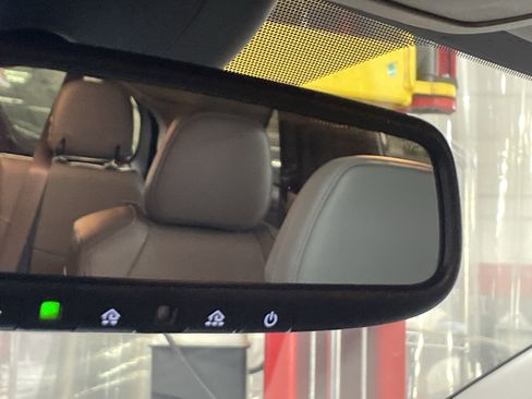 Used 2025 Toyota Sienna XLE image 27