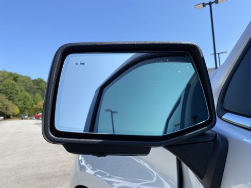 Used 2024 Chevrolet Silverado 1500 High Country w/ Technology Package AWD/4WD image 44