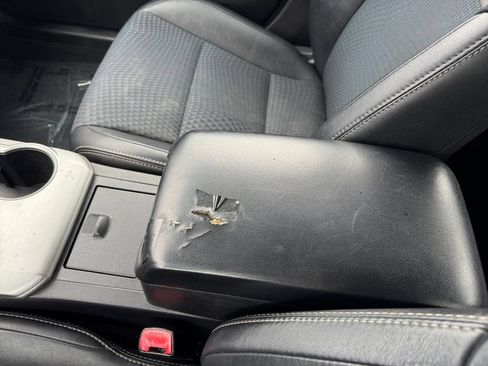 Used 2014 Toyota Camry SE FWD image 27