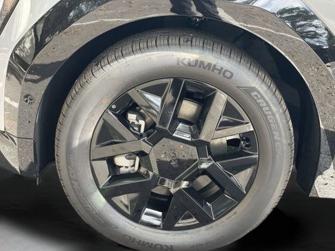 New 2026 Kia EV9 Land w/ Nightfall Edition Package image 33