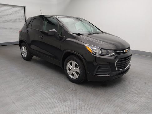 Used 2020 Chevrolet Trax LS w/ Tint and Cruise Package FWD image 11