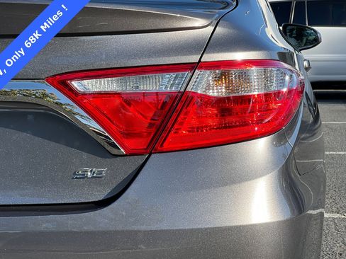 Used 2017 Toyota Camry SE image 25
