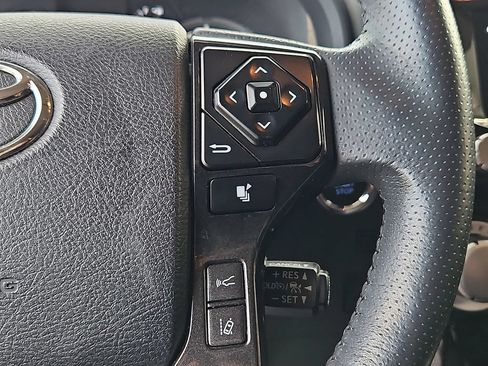 Used 2020 Toyota 4Runner TRD Off-Road Premium w/ Moonroof Package AWD/4WD image 24