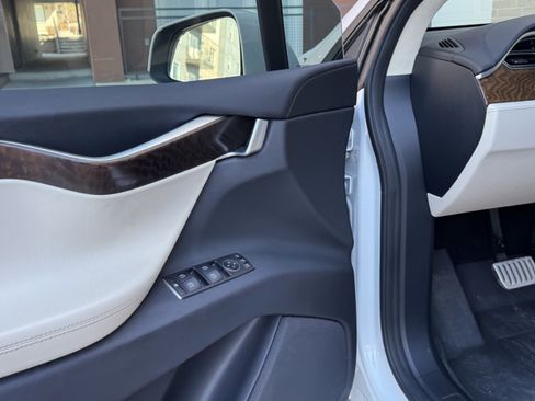 Used 2018 Tesla Model X 100D image 28