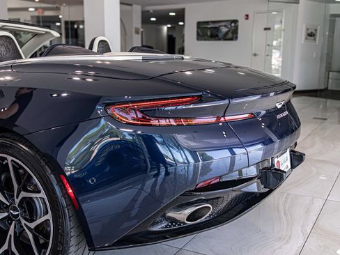 Used 2019 Aston Martin DB11 Volante RWD image 14