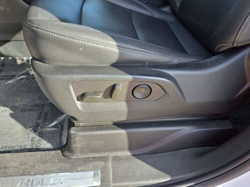 Used 2023 Chevrolet Suburban LT image 33