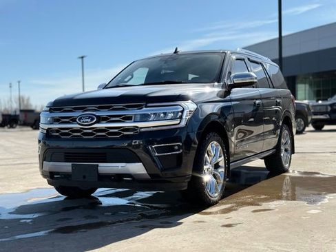 Used 2023 Ford Expedition Platinum image 4