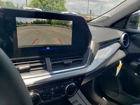 New 2026 Chevrolet Trax LT w/ Driver Confidence Package FWD image 37