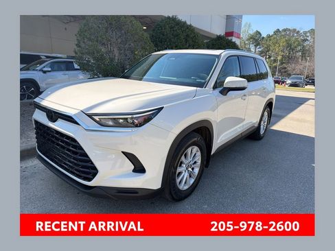 Used 2024 Toyota Grand Highlander XLE image 1